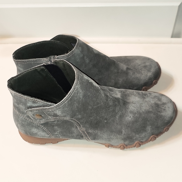 Skechers Women’s Size 8.5 Biker Light Suede Ankle Boots – Gray - Picture 1 of 6